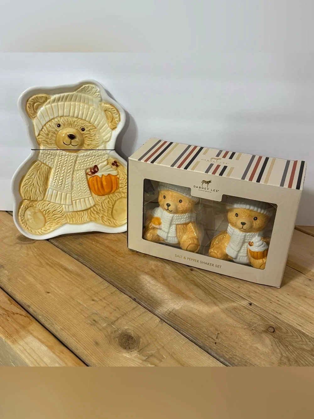 Dabney Lee NWT Pumpkin Teddy Bear Salt & Pepper Shakers & Platter Set NEW